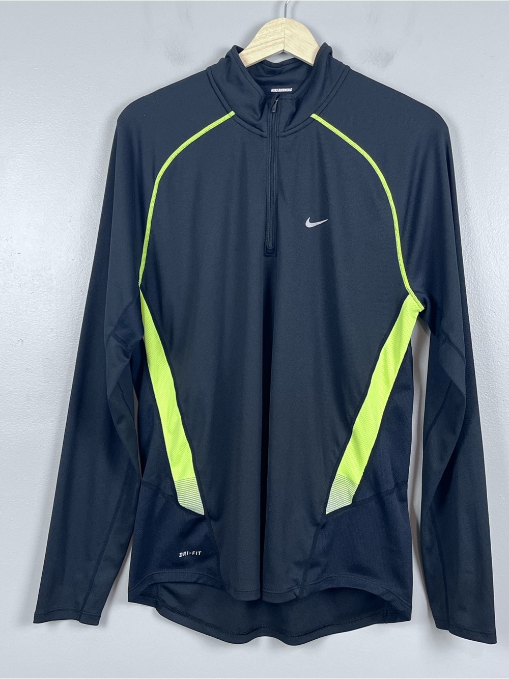 Nike Running Women's Dri-Fit 1/4 Zip Lightweight Performance Top Size M; Active